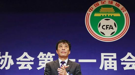 斯基拉：罗马准备和穆帅重启续约谈判，新合同持续到2026年据意大利著名记者斯基拉报道，罗马已经准备好和穆里尼奥重启续约谈判。